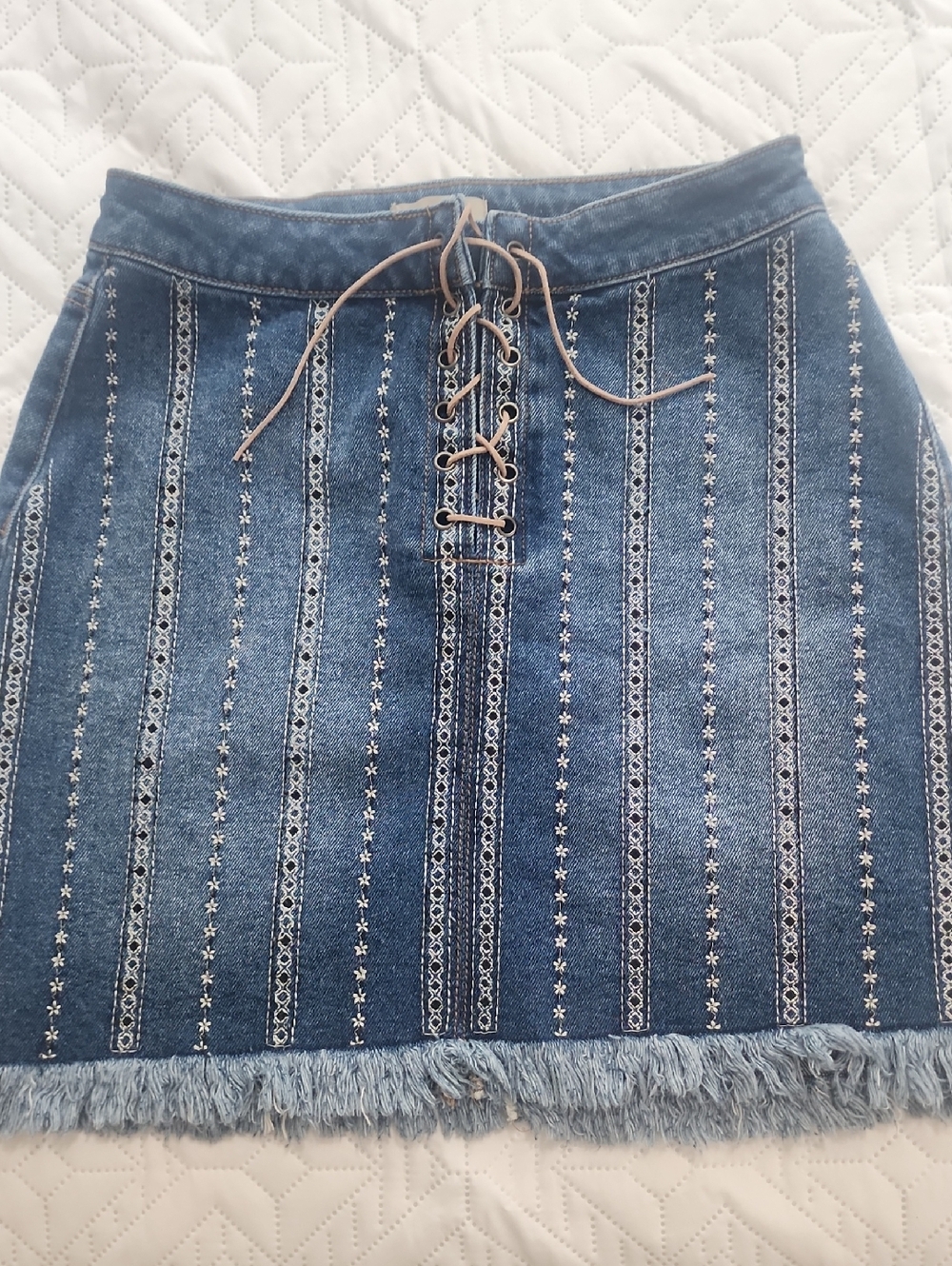 Wonderly Size 28 Denim Lace-Up Fringe Skirt - Blue Like New Stretch
